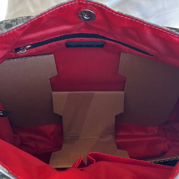 Tahari Hobo Pewter Leopard Tote Bag New With Tags Red Interior Padded Strap - Picture 6 of 12